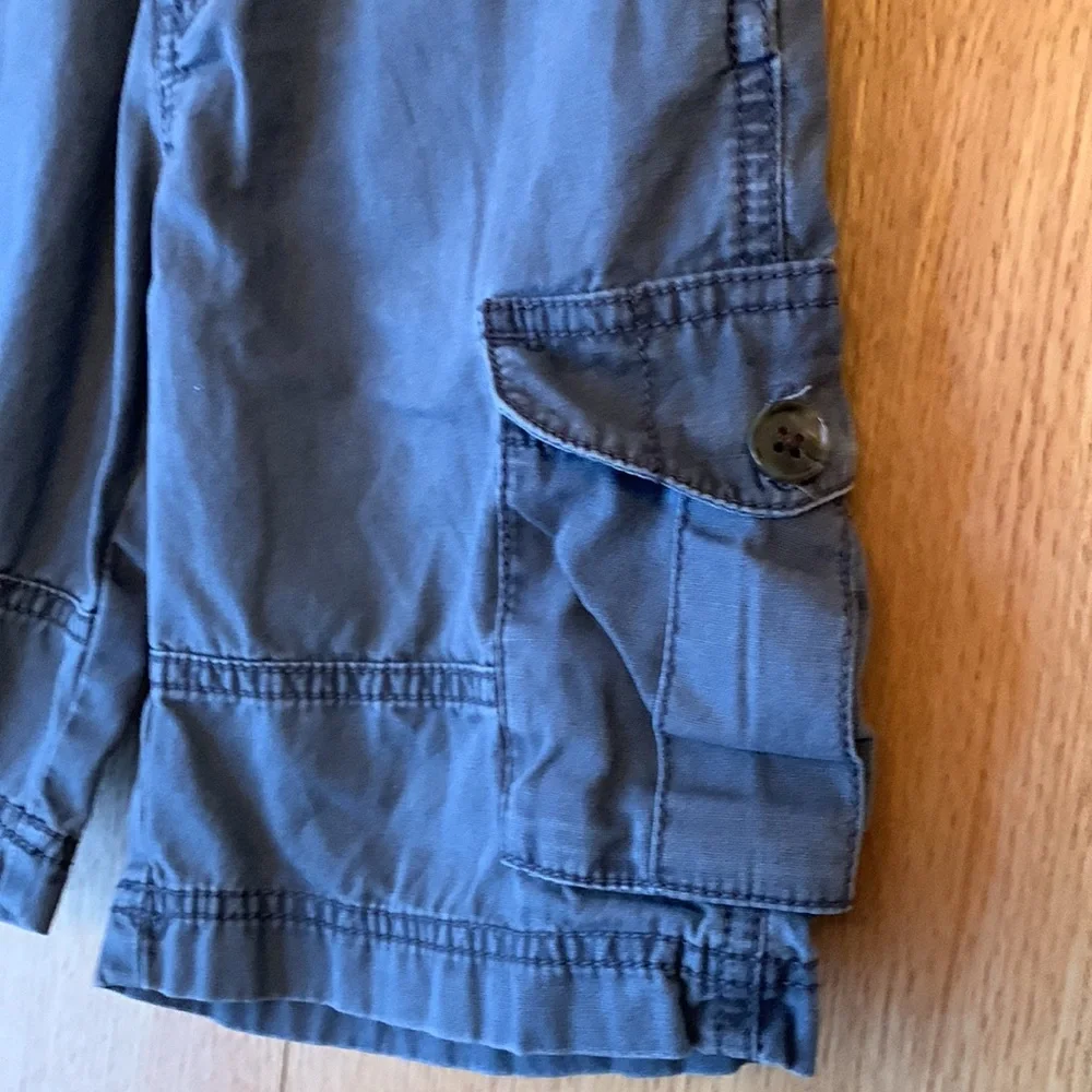 Carter’s boys 5 gray woven cargo 4 pockets button zip lightweight rip on back